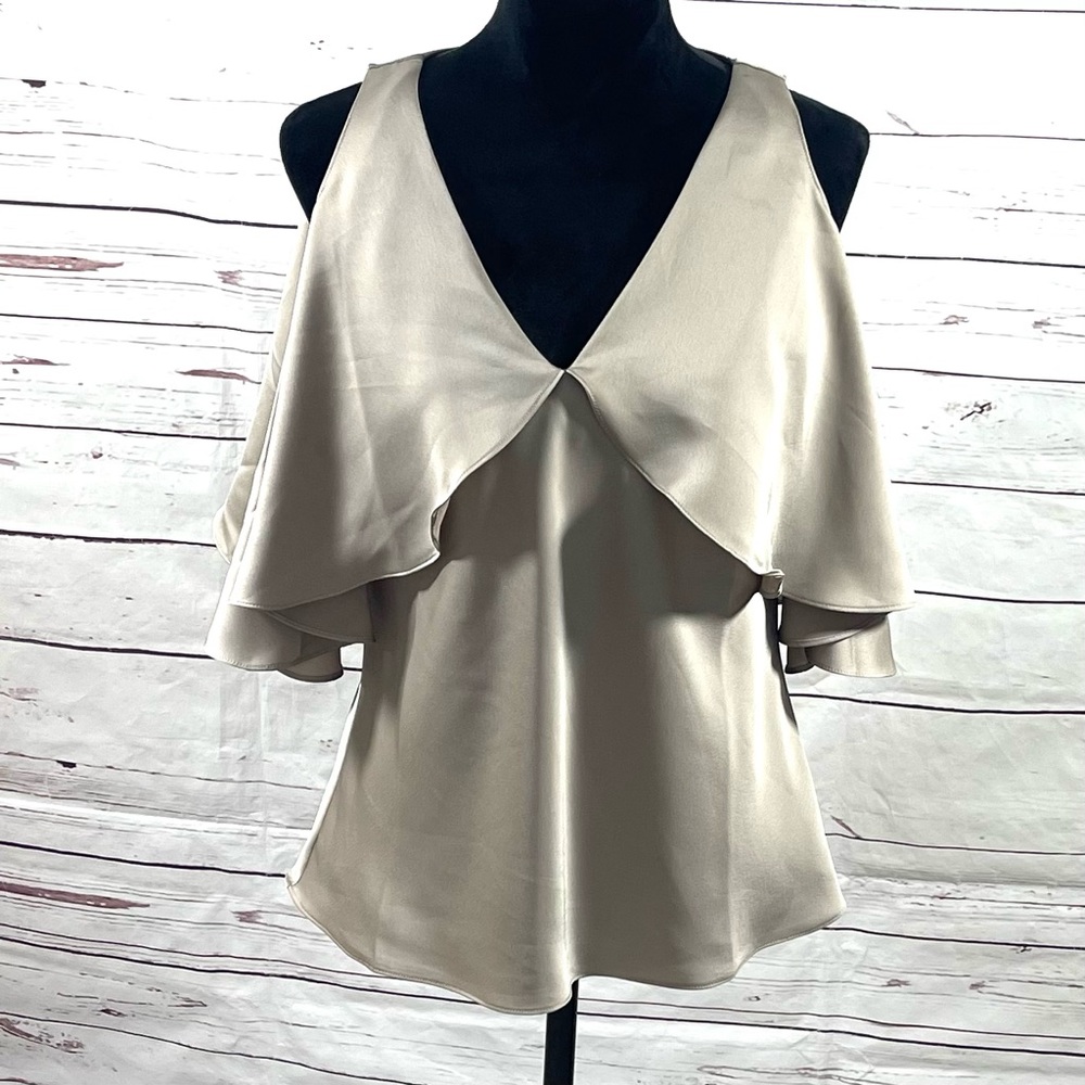 Lauren‎ Ralph Lauren Women’s Top Size S Beige Sleeveless  Ruffles.